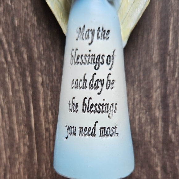 Angel Figurine with Dove and Blessing - Picture 4 of 6